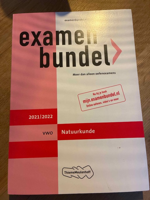 9789006491555-Examenbundel-vwo-Natuurkunde-20212022