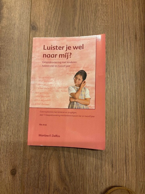 9789088505102-Luister-je-wel-naar-mij