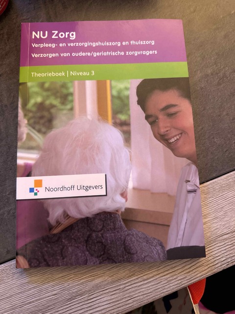 9789001837068-NU-zorg-Verzorgen-van-ouderegeriatrische-zorgvragers-niveau-3-Theorieboek