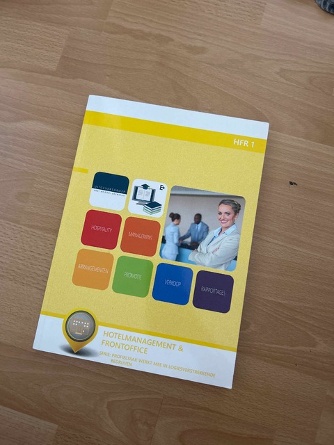 9789400227460-HFR-1-Hotelmanagement-Frontoffice