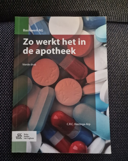 9789036810654-Zo-werkt-het-in-de-apotheek