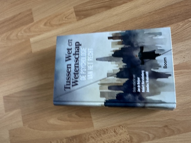 9789462129313-Tussen-Wet-en-Wetenschap