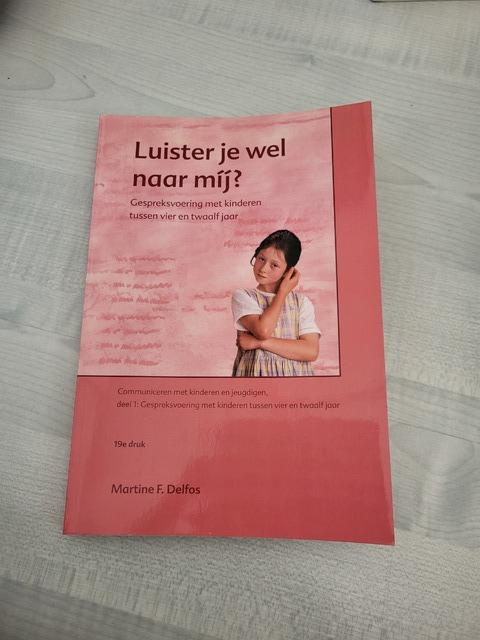 9789088505102-Luister-je-wel-naar-mij