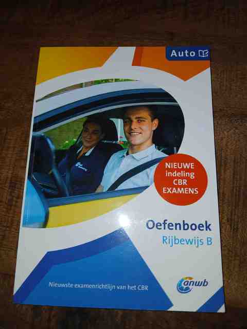 9789018046330-Oefenboek-Rijbewijs-B-Auto